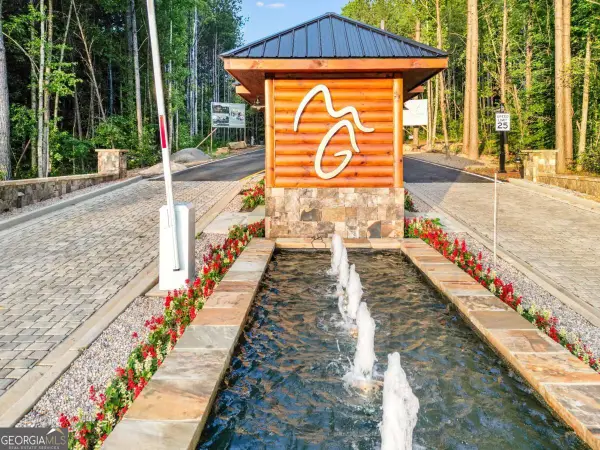 22 Mountaingate Way, Ellijay, GA 30536