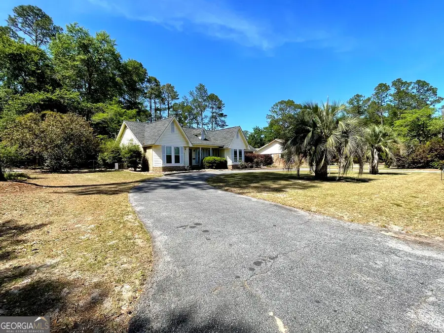 1104 Lakeview Drive, Blackshear, GA 31516 - #2
