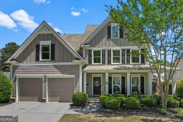 125 Fallen Oak Drive, Dallas, GA 30132