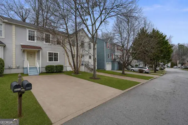 6617 Meadow Green Circle, Peachtree Corners, GA 30092