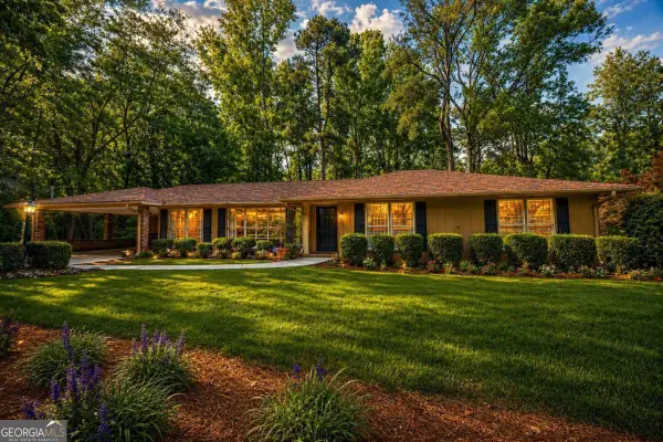 360 Barkshire Lane, Roswell, GA 30076