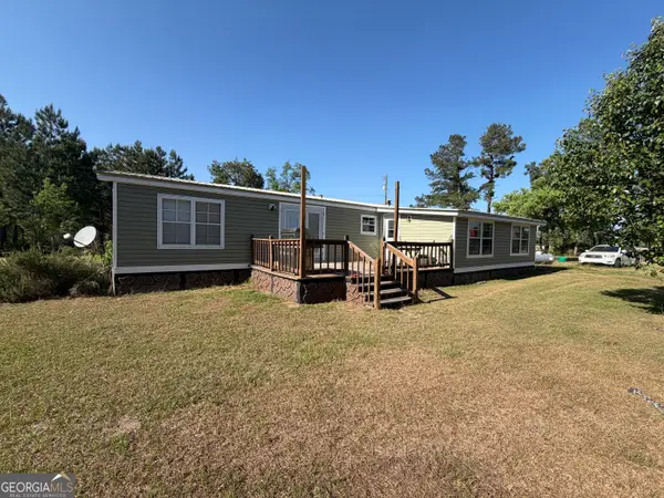 40 Azalea Dr, Hazlehurst, GA 31539