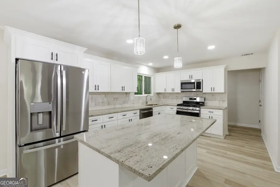 5006 Galbraith Circle, Stone Mountain, GA 30088 - #2