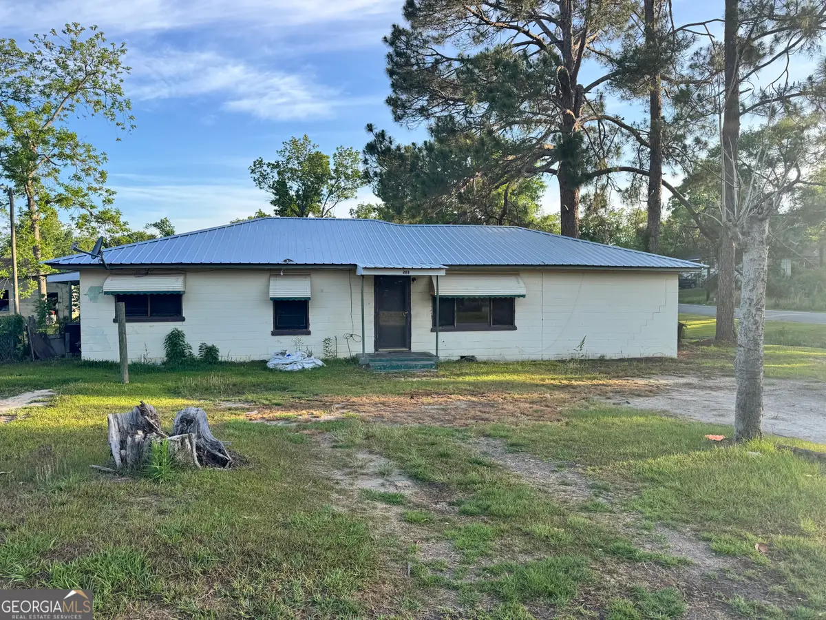 269 E Grady Avenue, Lyons, GA 30436 - #1