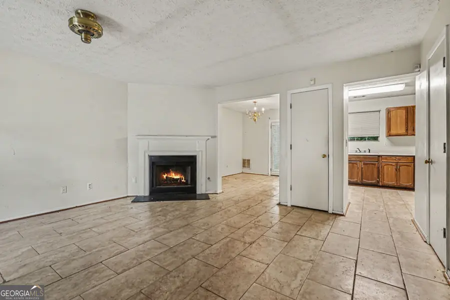 5670 Wells Circle, Stone Mountain, GA 30087 - #3