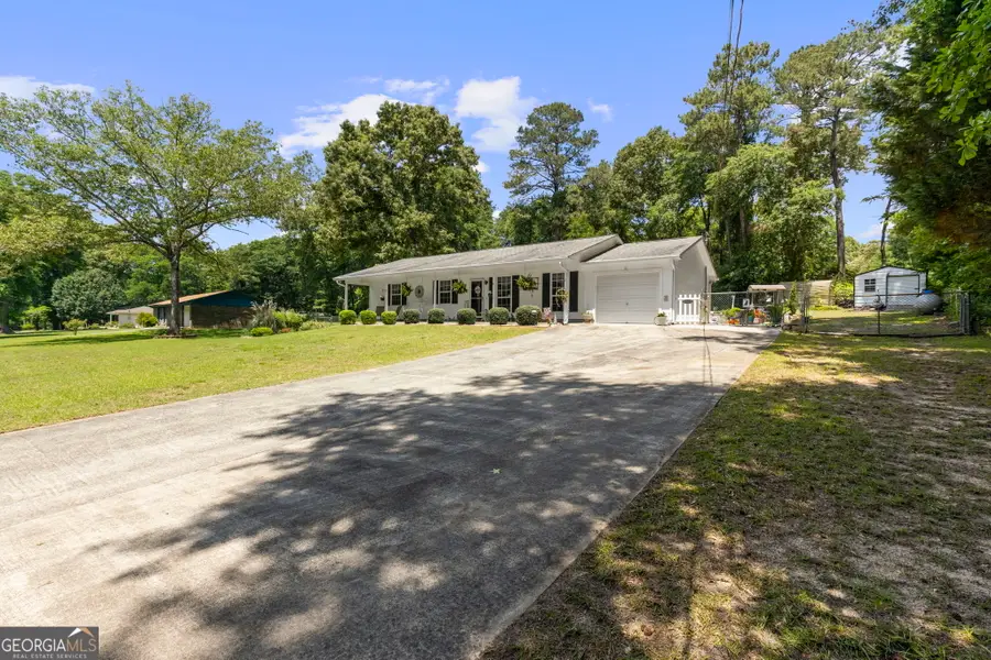 305 N Lake Drive, Perry, GA 31069 - #2