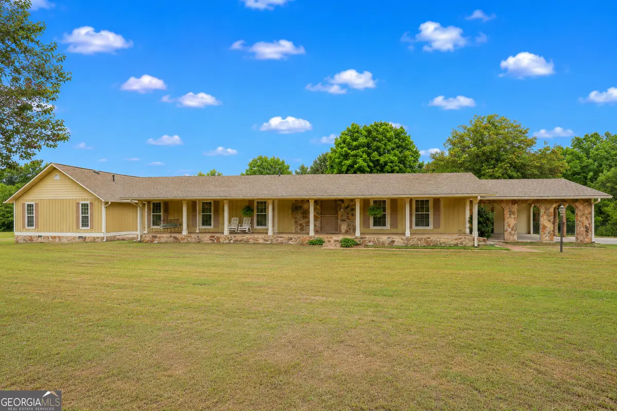 615 Fischer Road, Sharpsburg, GA 30277 - #1