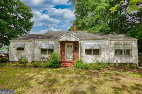 982 Highland Circle Se, Conyers, GA 30012