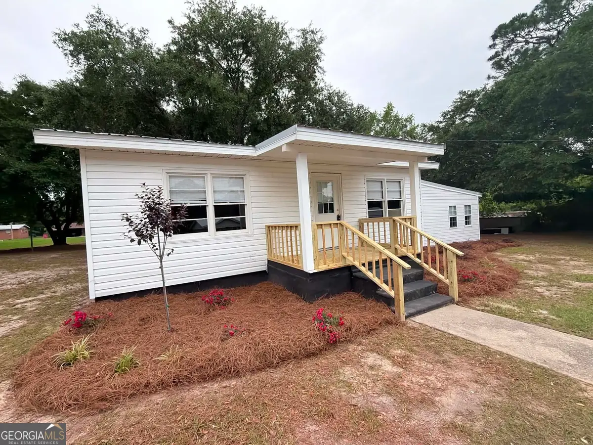 5545 Bacon Avenue, Eastman, GA 31023 - #1