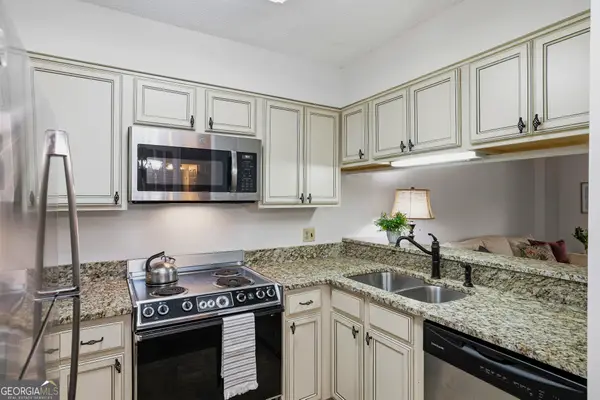 1800 Clairmont Lake #116, Decatur, GA 30033