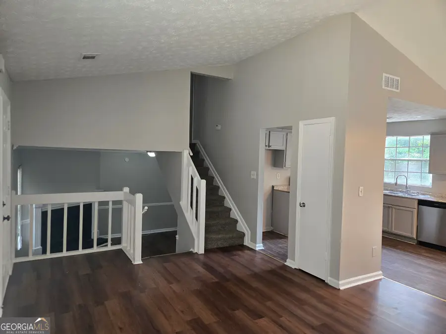 447 Sherwood Circle, Stone Mountain, GA 30087 - #3