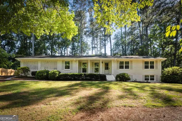 1677 Rochelle Drive, Dunwoody, GA 30338