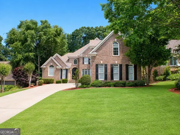 741 E Shore Drive, Canton, GA 30114