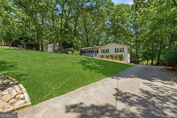 408 Riverlake Court, Woodstock, GA 30188