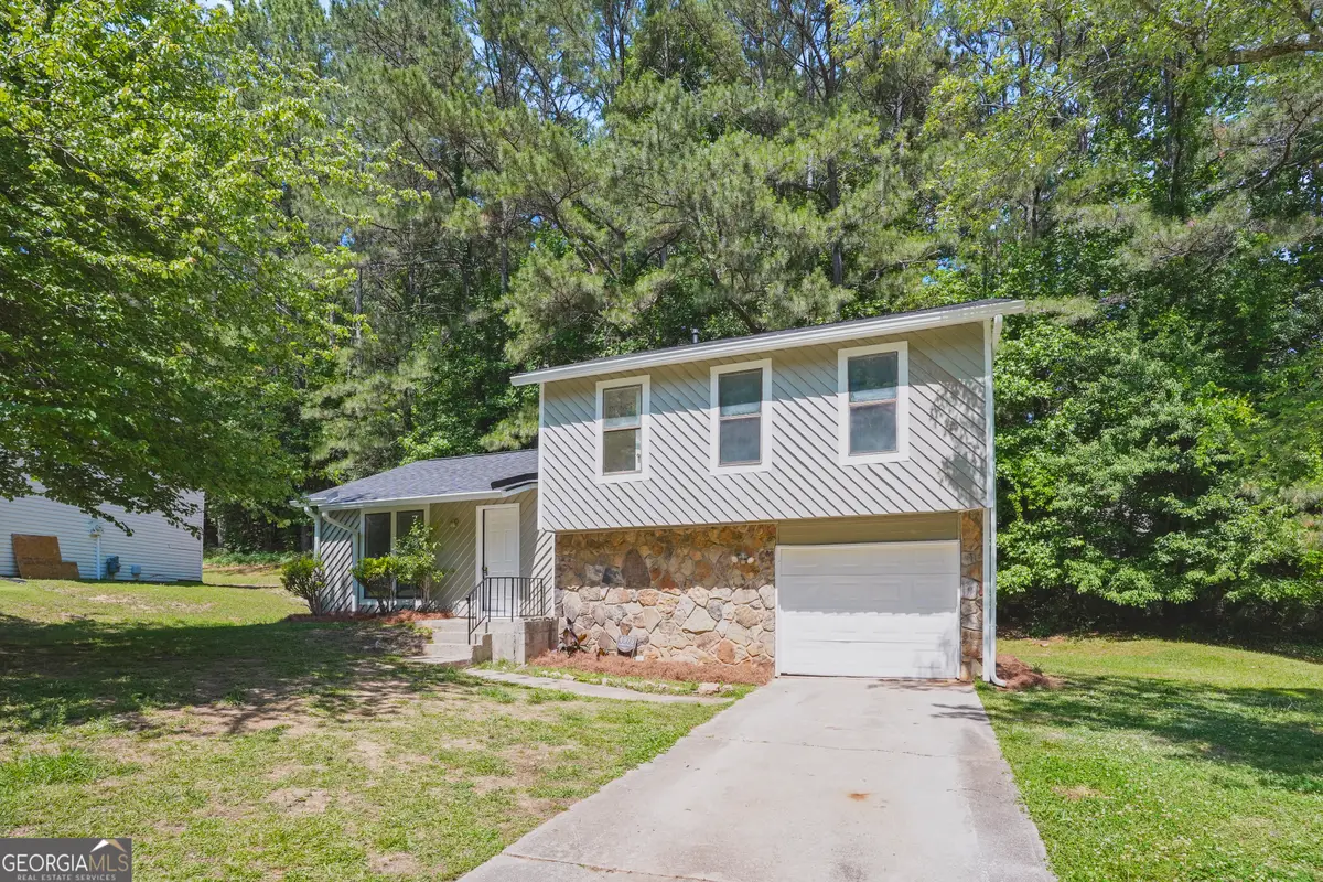 4975 Galbraith Circle, Stone Mountain, GA 30088 - #1