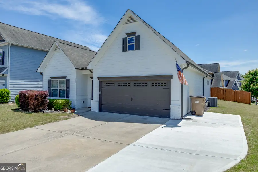381 Eagles Bluff Way, Hoschton, GA 30548 - #2