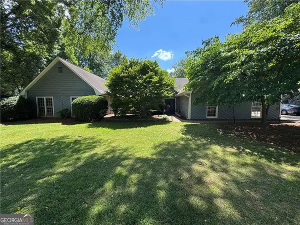 555 Saddle Creek Circle, Roswell, GA 30076