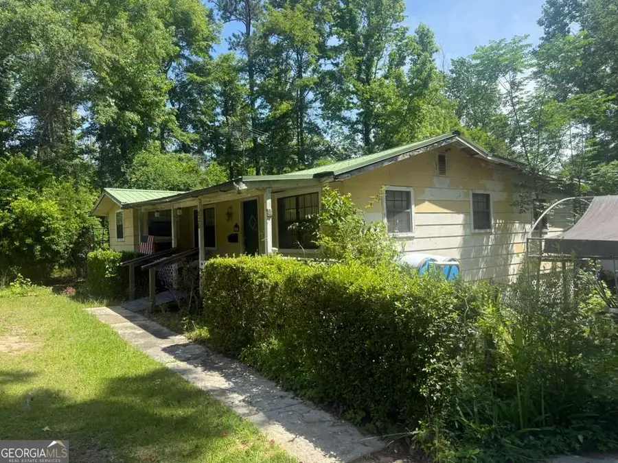 220 Presley Dr, Abbeville, AL 36310 - #2