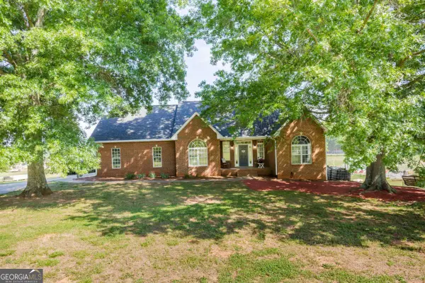 75 W Ridgeway Road, Maysville, GA 30558