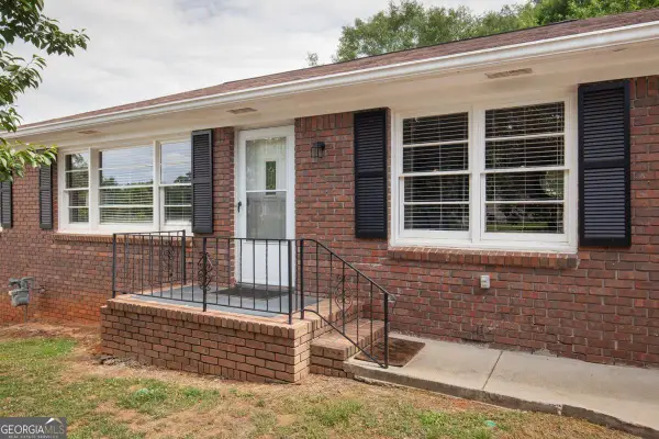 214 N Coleman Road, Roswell, GA 30075