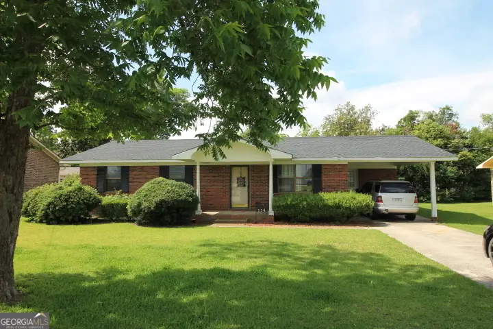 114 W 8th Street, Alma, GA 31510 - #1