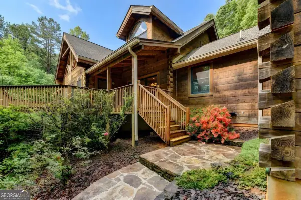 82 Walnut Grove Lane, Tiger, GA 30576