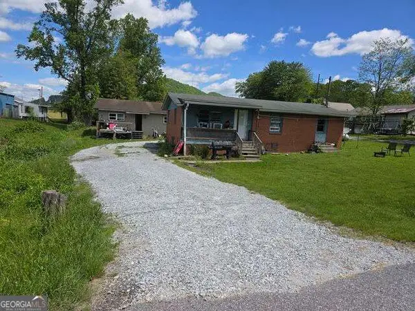 37 Erwin Street, Clayton, GA 30525