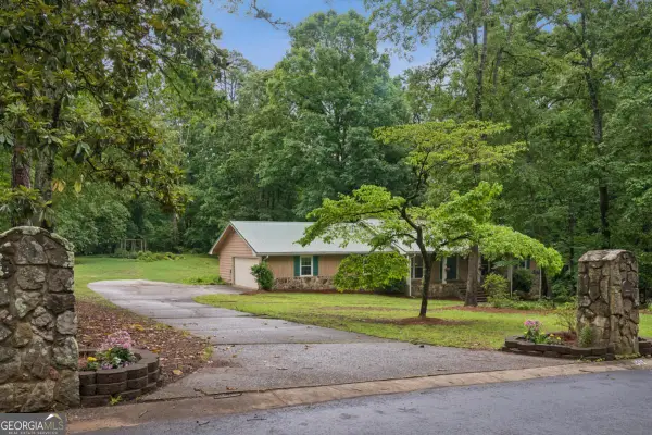 845 Wagon Wheel Circle, Fayetteville, GA 30214