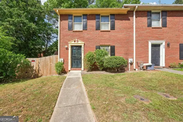 991 Park Gate Place, Stone Mountain, GA 30083