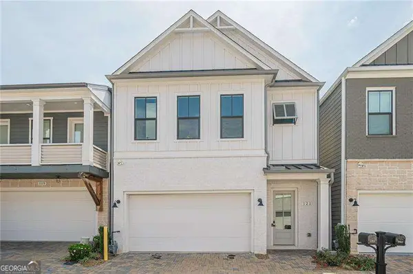 121 Village Green Avenue, Woodstock, GA 30189