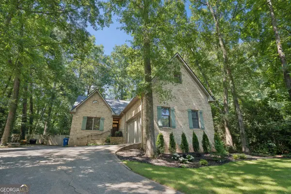 2094 Azalea Circle, Decatur, GA 30033