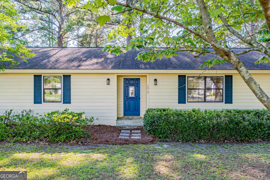 1010 Cherrywood Rd, Waycross, GA 31503 - #2
