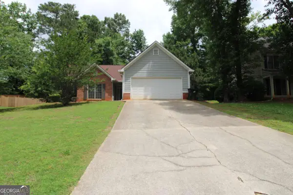3374 Mosswood Lane, Rex, GA 30273
