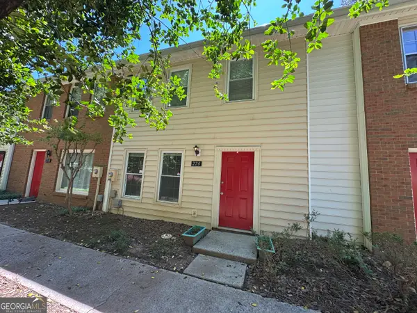 220 Chads Ford Way, Roswell, GA 30076