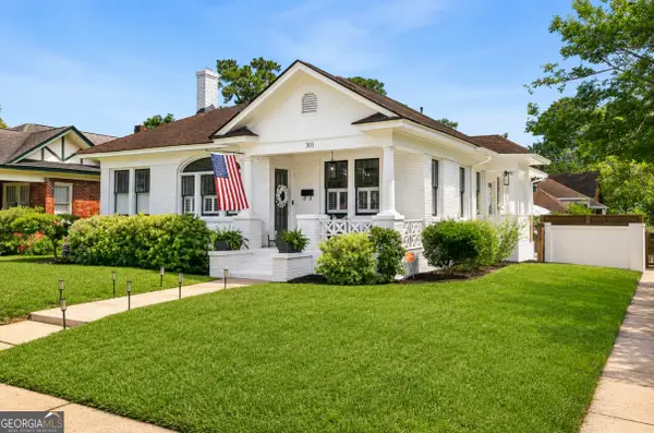 301 E 51st Street, Savannah, GA 31405