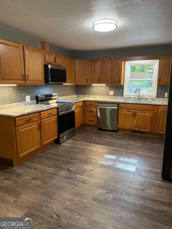 41 Reynolds Street, Bremen, GA 30110