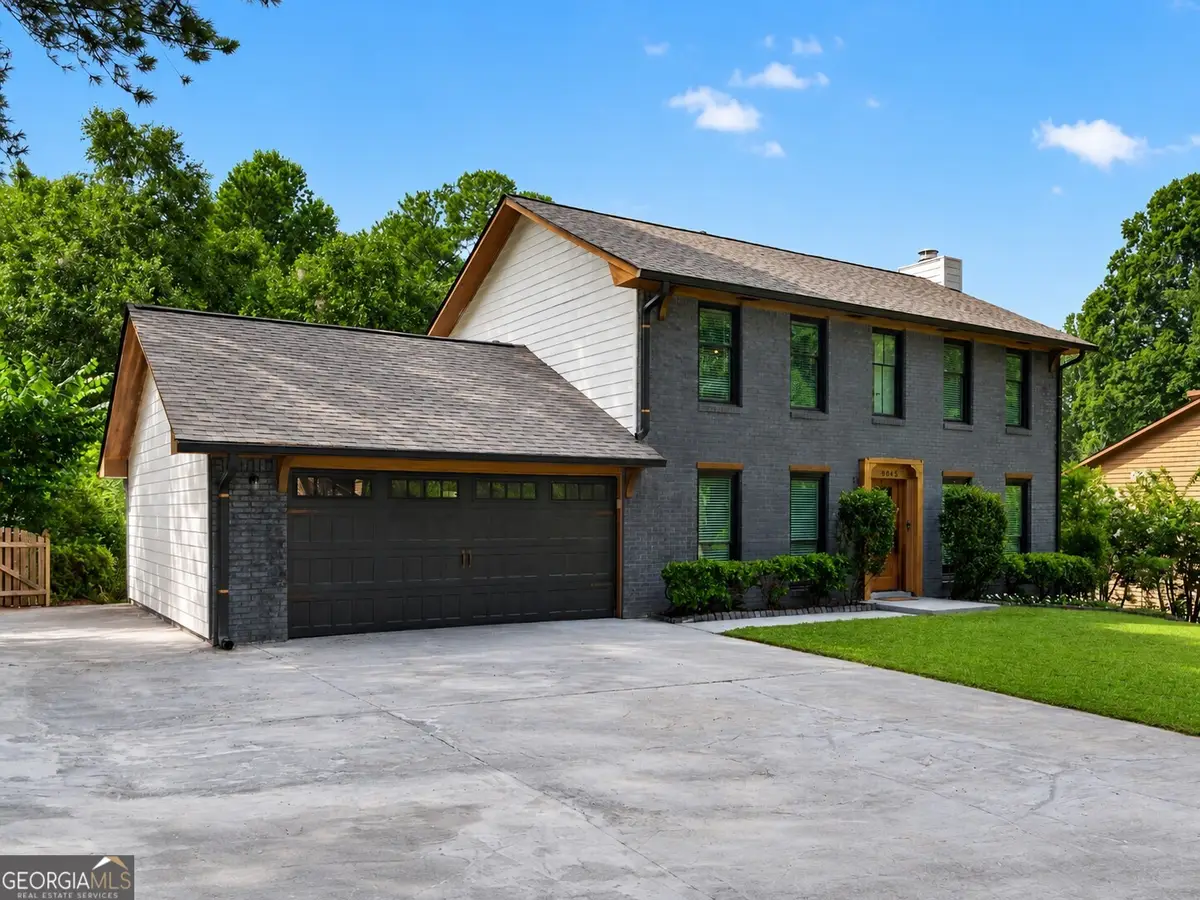 9945 Lake Forest Way, Roswell, GA 30076 - #1