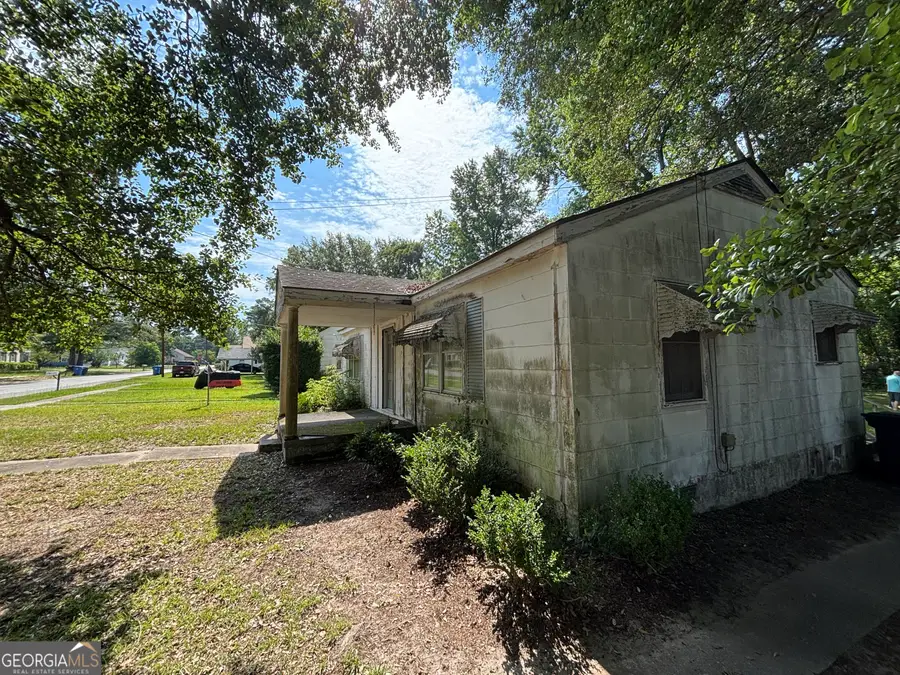 1408 Woodrow Avenue, Dublin, GA 31021 - #2