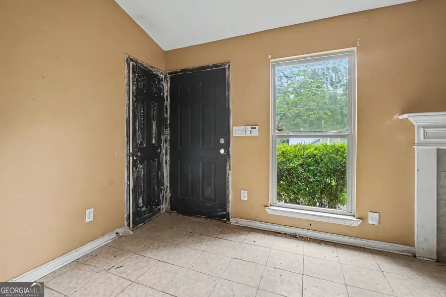 1727 Vauxhall Drive, Lithonia, GA 30058 - #3
