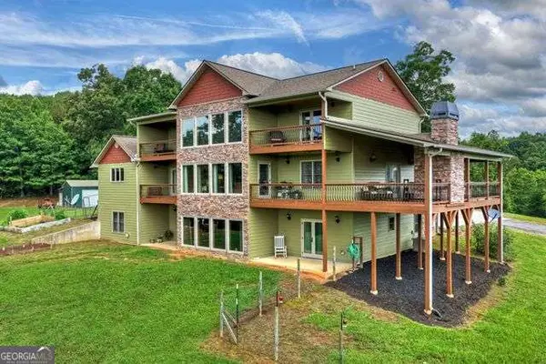 384 Dean Road, Mineral Bluff, GA 30559