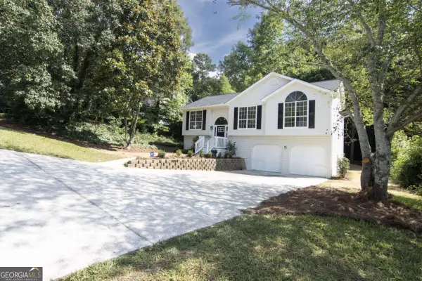 3826 Stoney Creek Drive, Flowery Branch, GA 30542
