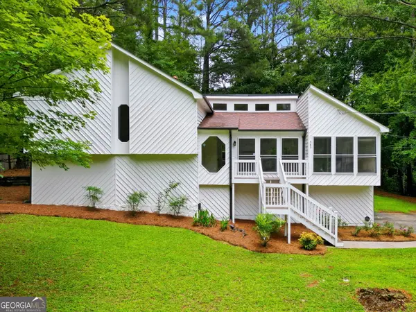 585 Rivercrest Drive, Woodstock, GA 30188