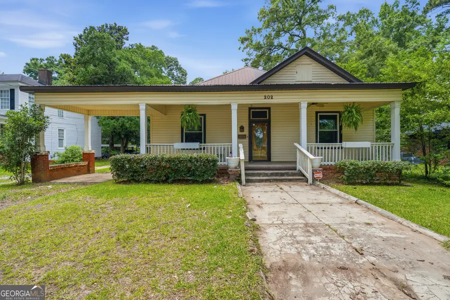 202 Everett Square, Fort Valley, GA 31030 - #2