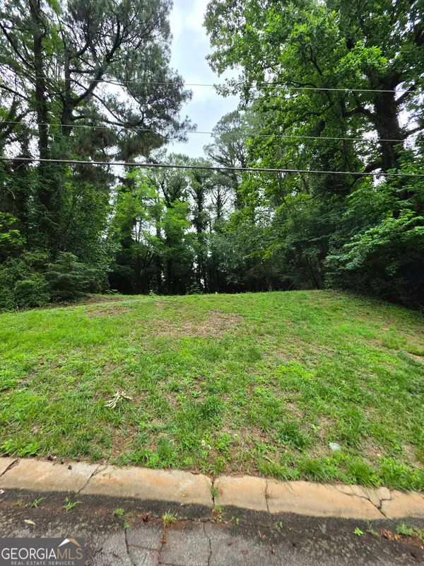 618 Simone Way, Stone Mountain, GA 30087