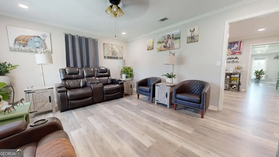 422 W Carter Avenue, Blackshear, GA 31516 - #2