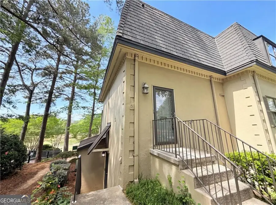 27 Chaumont Square Nw, Atlanta, GA 30327 - #3