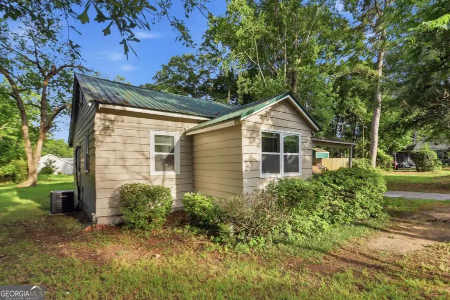 242 N Dogwood Avenue, Social Circle, GA 30025 - #3