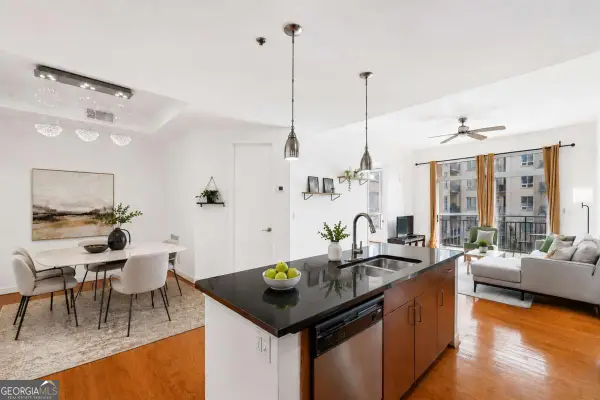 711 Cosmopolitan Drive Ne #300, Atlanta, GA 30324