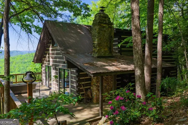 1049 Rockwater Road, Ellijay, GA 30536