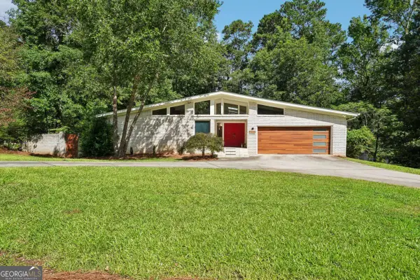 2018 Glacier Drive, Stone Mountain, GA 30087